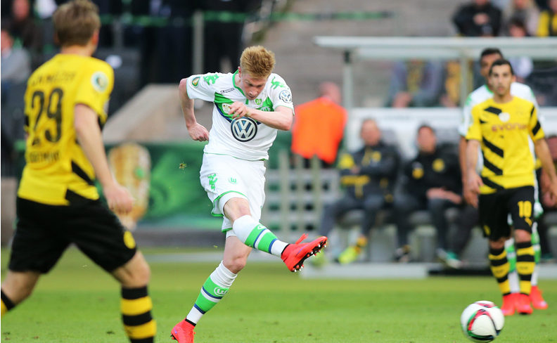 足球国脚留洋再迎利好，与多队进入谈判阶段（国脚留洋再获利好，正与多家球队洽谈）