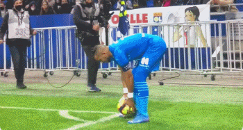 德尚发布会全文：孔德喜欢造越位，但我相信他能找回状态（德尚发布会：孔德偏爱造越位，我相信他会恢复状态）