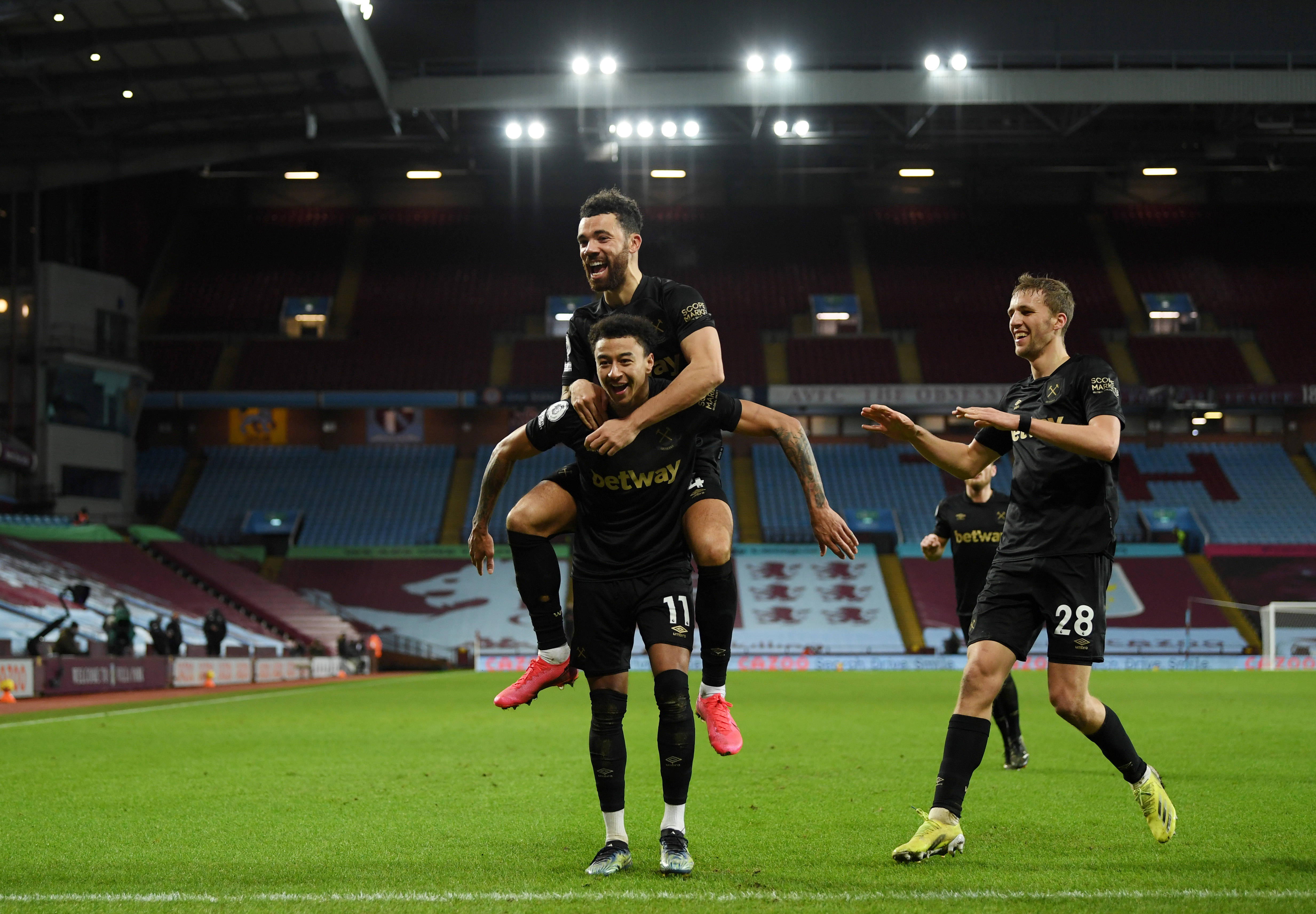 足球曝世界足坛将全面引入AI判罚系统（世界足坛或将全面引入AI判罚系统）