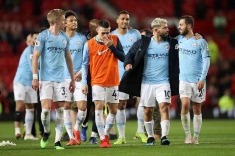 上海申花客场对阵广岛三箭，虽0-2落败，但有望晋级，展现顽强斗志，助力海港复仇。（申花客场0-2负广岛三箭 仍存晋级曙光，顽强斗志助力海港复仇）