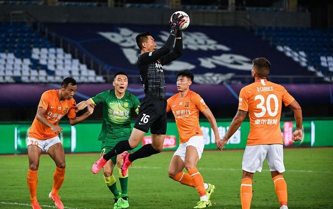 尼昂：在米兰时米哈就像我的父亲；巴洛特利需要信任他的教练（尼昂：米兰时期米哈如父；巴洛特利应当信任教练）