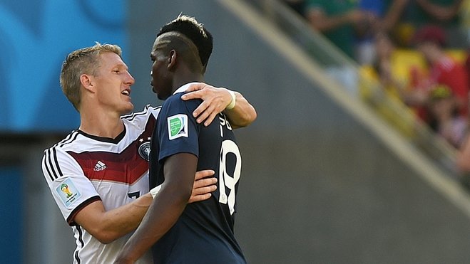 复出状态不错！库里首节6中4拿到10分（库里复出手感火热：首节6投4中拿下10分）