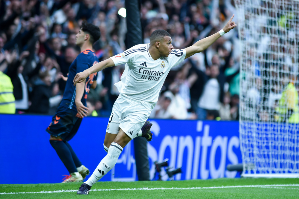 记者：由于格雷茨卡的未来不明朗，拜仁将巴莱巴加入引援清单