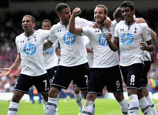 当年巴萨的训练课，疯狂过人进球的梅西！（巴萨旧日训练场，梅西连过数人疯狂破门）