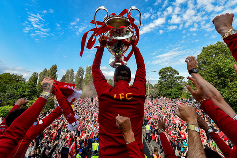 曼晚：多古和达洛特撑不起来曼联左路，俱乐部冬窗可能有动作（曼晚：多古与达洛特难担曼联左路重任，俱乐部冬窗或将出手）