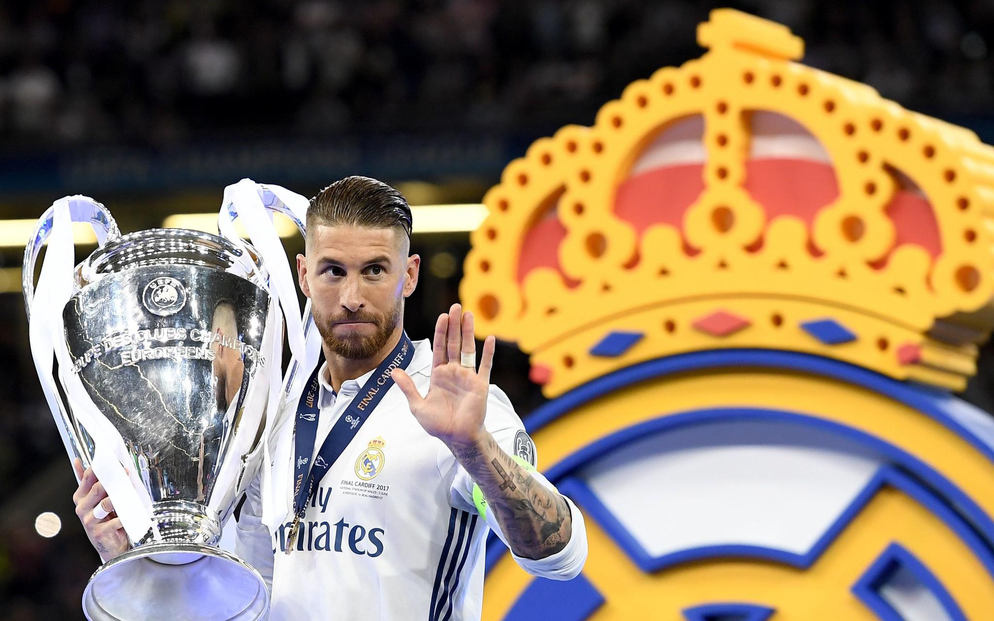 图片报：阿德耶米想在续约合同加解约条款，曼联接触其经纪人（图片报：阿德耶米续约欲附解约条款，曼联已与其经纪人接洽）