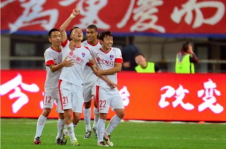 斯波：韦尔的进步源于日复一日的努力，胶着比赛让他增长经验（斯波：韦尔靠日积月累稳步提升，拉锯战为他增添实战经验）