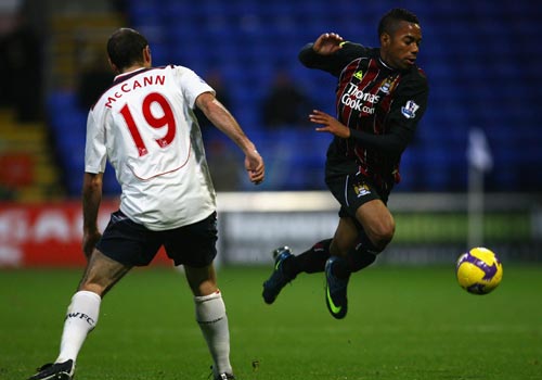 荷兰大名单：范戴克领衔；费耶诺德球员瓦伦特首次入选（荷兰队最新名单出炉：范戴克领军，费耶诺德小将瓦伦特首次入选）