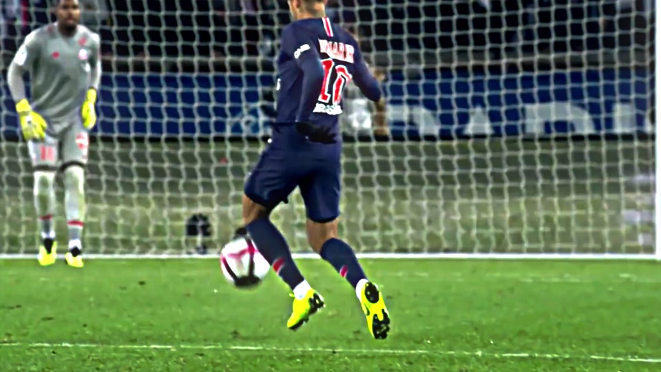 赛后情书：巴萨防守千疮百孔能否防住中超？曼城哈登大胜多特（赛后手记：巴萨后防漏洞百出能挡住中超锋线吗？曼城哈登大胜多特）