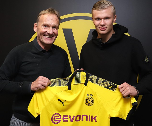 都体：穆阿尼加盟尤文的交易进展积极，DV9的出售是最后变数（都体：尤文签穆阿尼进展顺利，是否出售DV9成最后关键）