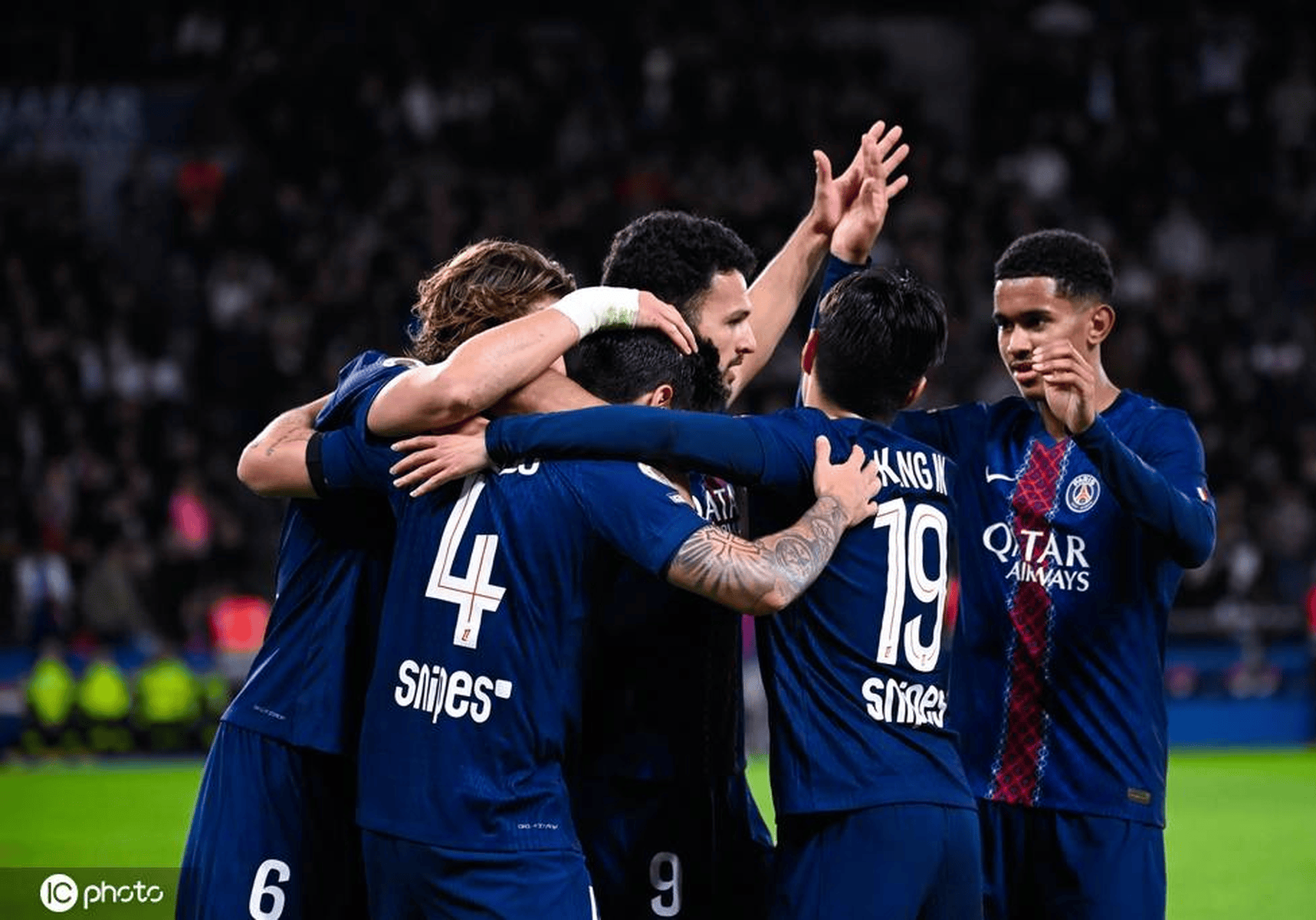 格罗索：萨索洛要无畏前行，我从里皮那里学到不要束缚球员（格罗索：萨索洛应勇往直前，我从里皮学到要放手让球员发挥）