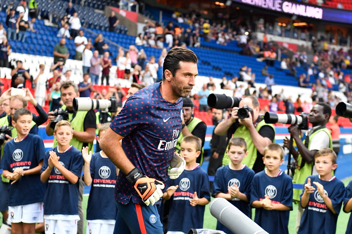 球星自曝每日训练 8 小时，坚持令人动容（每日苦练8小时，球星的坚持令人动容）