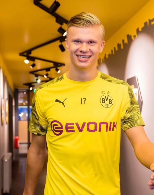 胡荷韬：球队合练才几天，很想拼下来但身体不在最好的状态