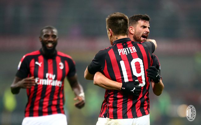 曼联计划在2026年签下巴莱巴，布莱顿可能接受7500万英镑报价，维拉考虑出售博加德以提升财务能力。