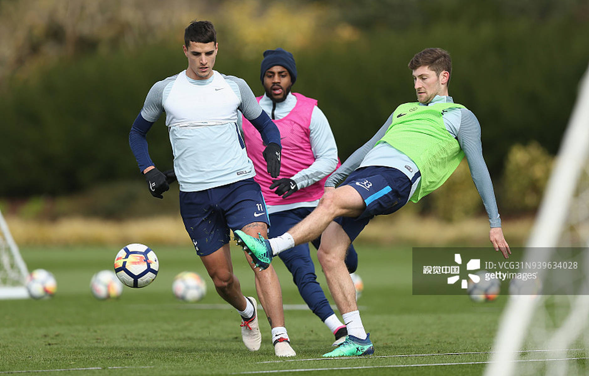 齐达内：小球员要先感受到足球的乐趣，再考虑职业发展问题（齐达内：小球员应先享受踢球的乐趣，再考虑职业规划）