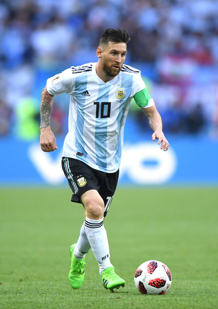 图片报：米兰对金玟哉感兴趣，在今夏就曾观察过他（图片报：米兰有意金玟哉，今夏已对其考察）