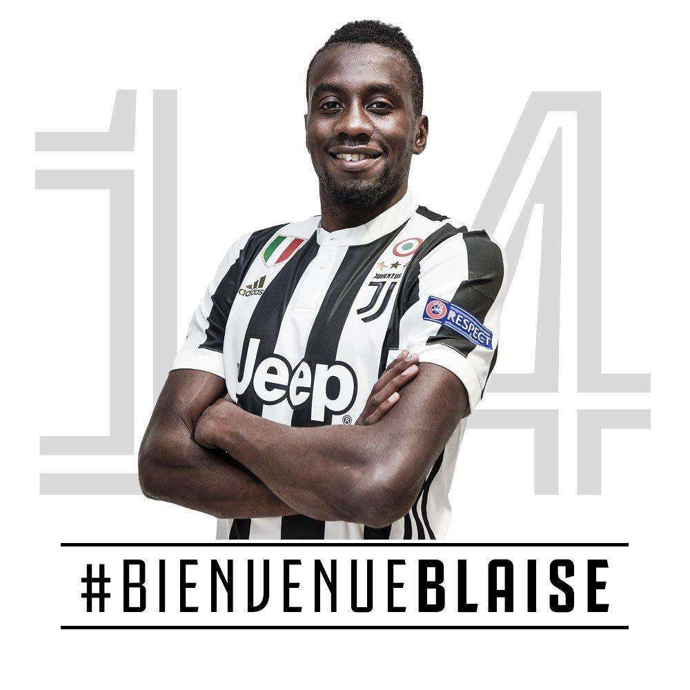 足球中超新外援亮相，身体对抗惊人（中超新外援首秀，身体对抗震撼全场）