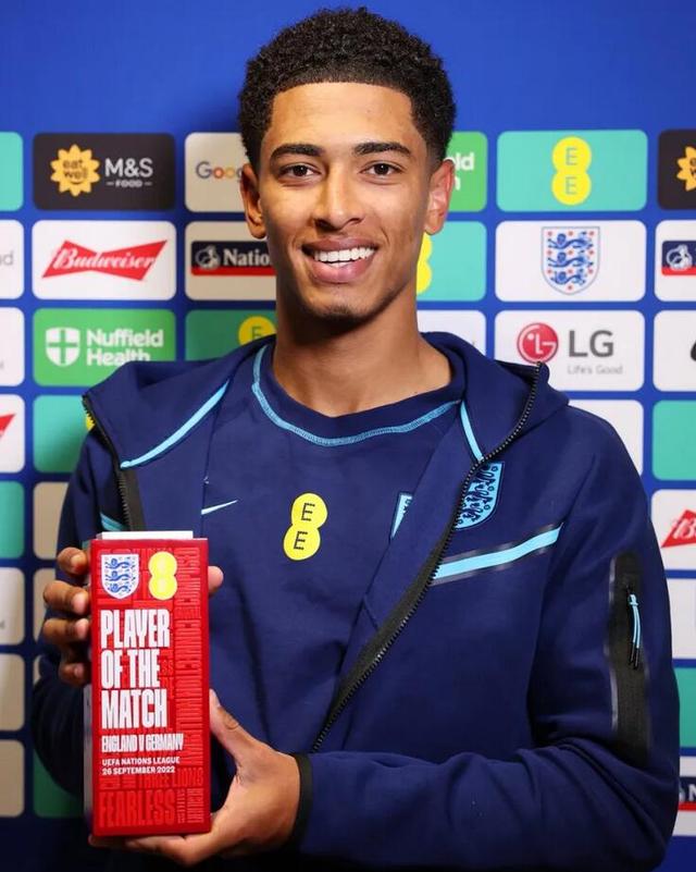 琼斯：我们一直都支持斯洛特，萨拉赫的情况轮不到我点评（琼斯：我们始终力挺斯洛特，萨拉赫的事不便置评）