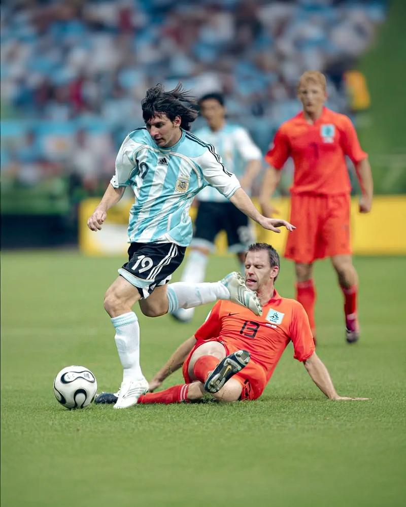 格拉夫夏普2-1邓伯什，王博豪造点难救主，蒙齐亚洛失点（格拉夫夏普2-1击退邓伯什：王博豪造点难救主，蒙齐亚洛点球失手）