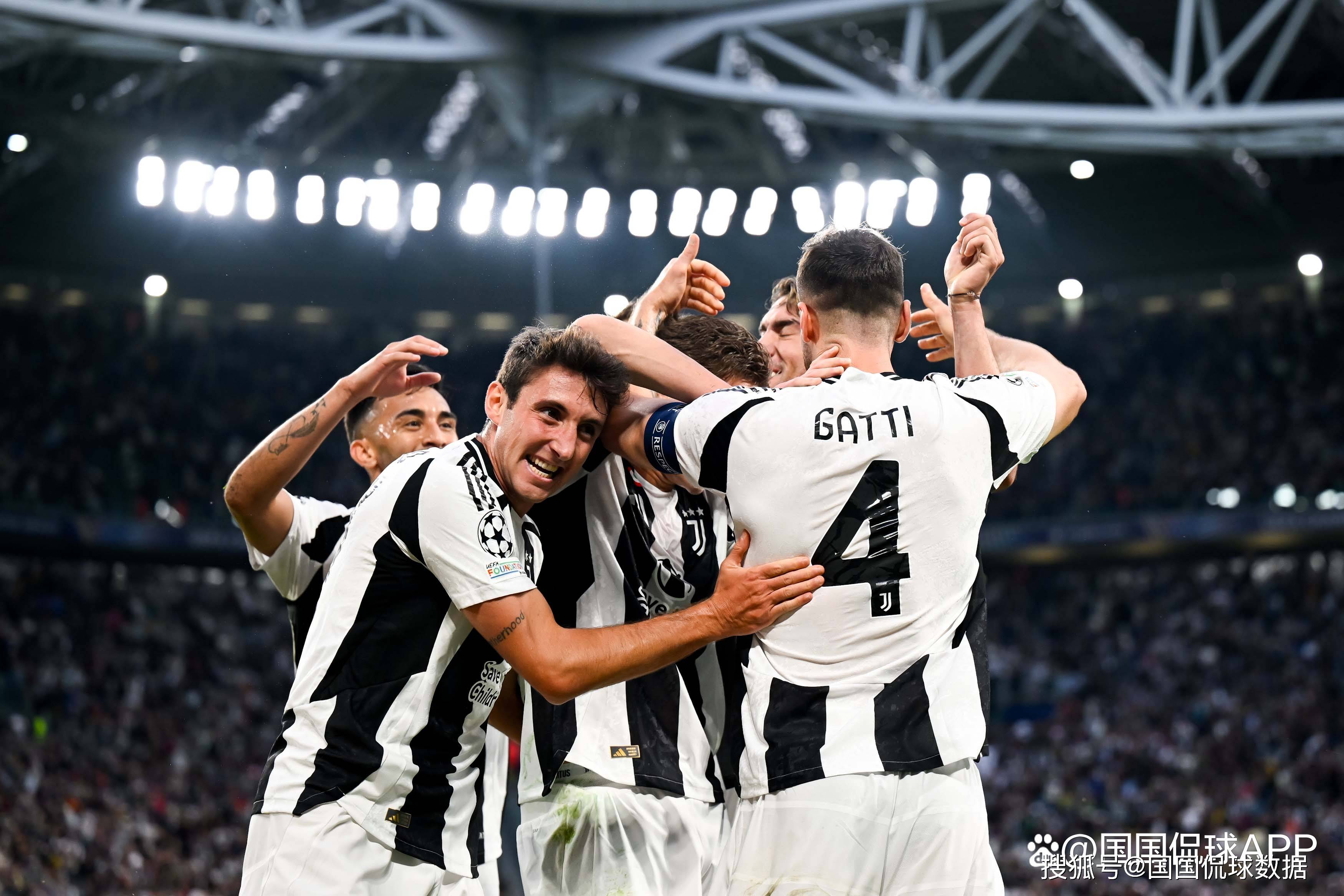 奥赖利：我们队内互相配合得很好；现在不会讨论争冠（奥赖利：球队配合默契，眼下不谈争冠）