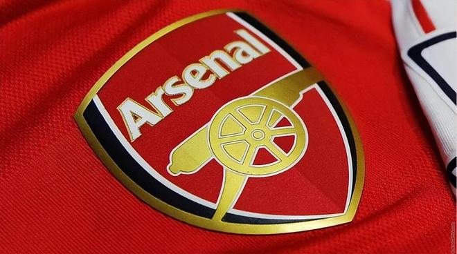 巴萨客战贝蒂斯名单：莱万、亚马尔领衔，费尔明、德容回归（巴萨公布客战贝蒂斯大名单：莱万、亚马尔领衔，费尔明、德容复出）