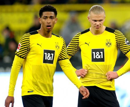 4-1打爆副班长！曼联3轮不败：只差第4名1分 31岁队长2射1传造3球